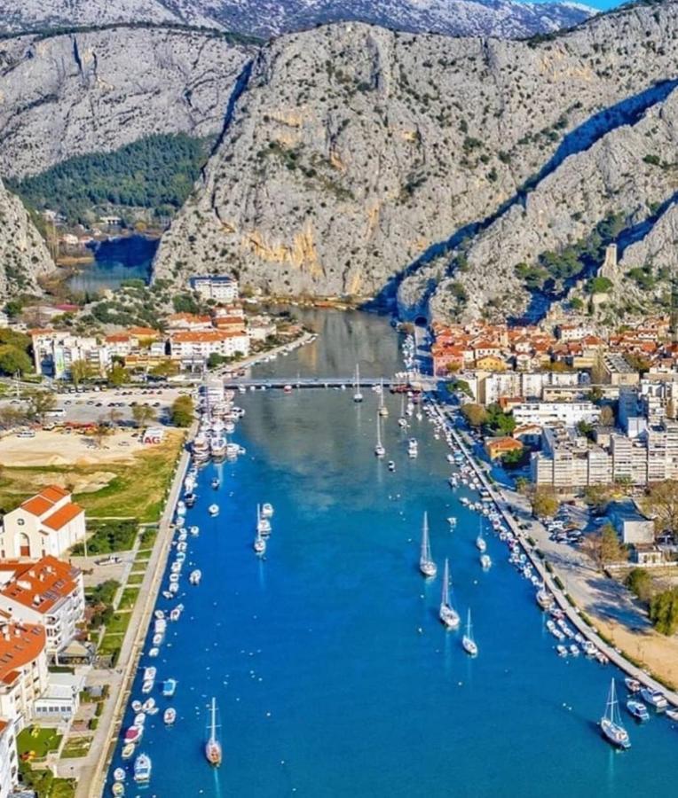 Apartments Kadenca Omiš Eksteriør bilde